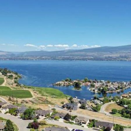 Lake View Yellow House By Winary Resort West Kelowna Esterno foto